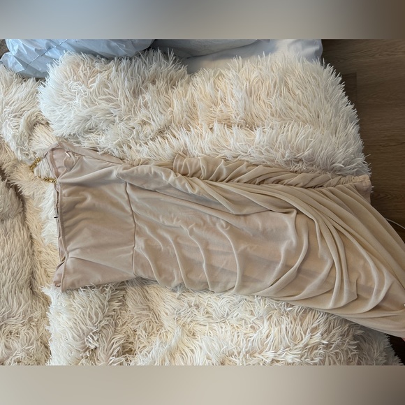 BNWT never worn pretty little thing dress UK 8 - Picture 4 of 6